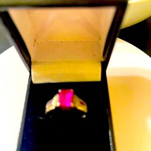 Elegant stainless with Pink Gemstone Ring w/a box ❤️